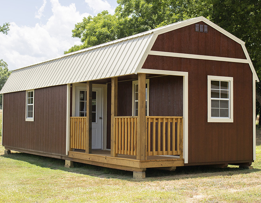 Long, side-lofted barn cabin